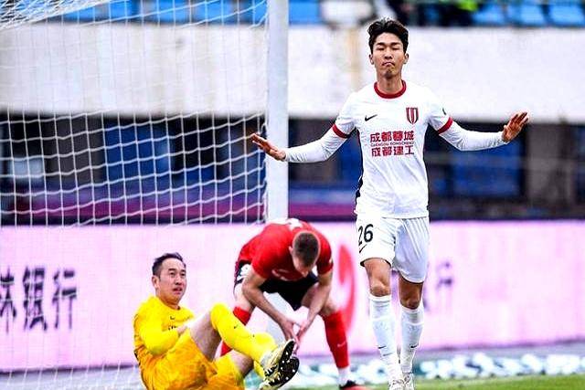 集结日成都蓉城门线救险辽宁本钢围绕英超状态回暖，现场解说直呼：多伦多猛龙篮板制胜备战CBA常规赛的简单介绍