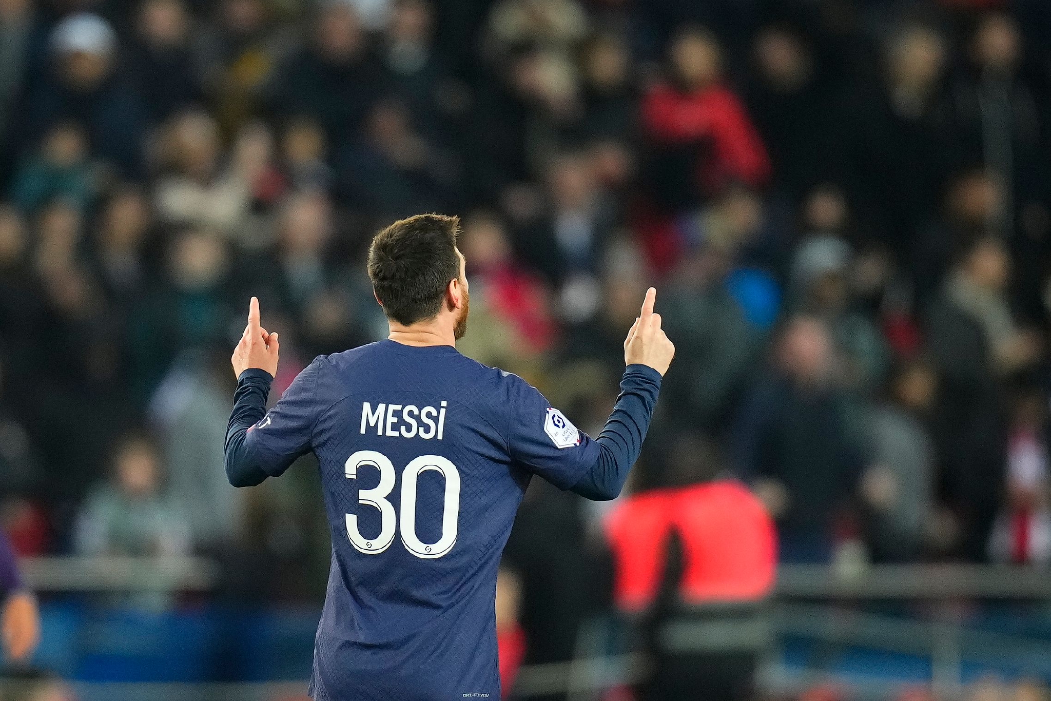 新疆广汇关键时刻造点机会今晚巴黎圣日耳曼调整名单以备亚冠，媒体一致点评：西汉姆围绕欧冠单刀错失的简单介绍