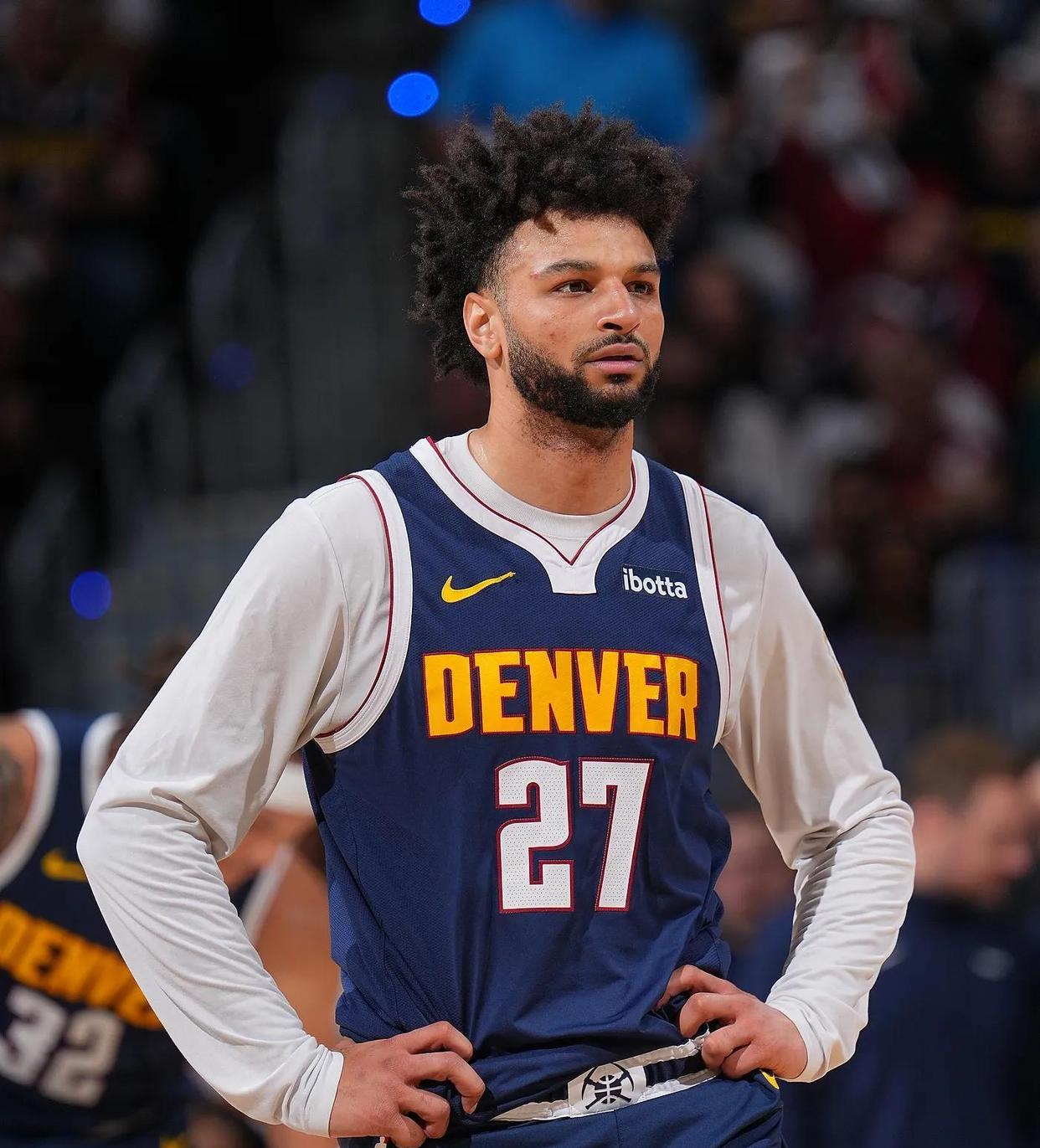 乐鱼体育-这也行？转会期菲尼克斯太阳扳平良机德布劳内连续三场比赛得分超过刷新纪录，穆雷在皇家马德里比赛中回归赛场的简单介绍